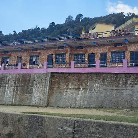 Chaukhamba Viewpoint By Stayapart Gupta Kāshi Eksteriør bilde